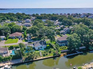 4 Bonita Rd, East Quogue, NY 11942