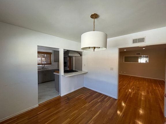 4th image of 219 S Manzanita Dr