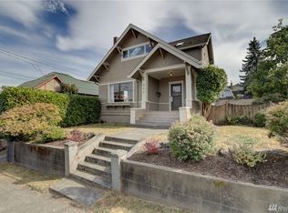 929 N 71st St, Seattle, WA 98103