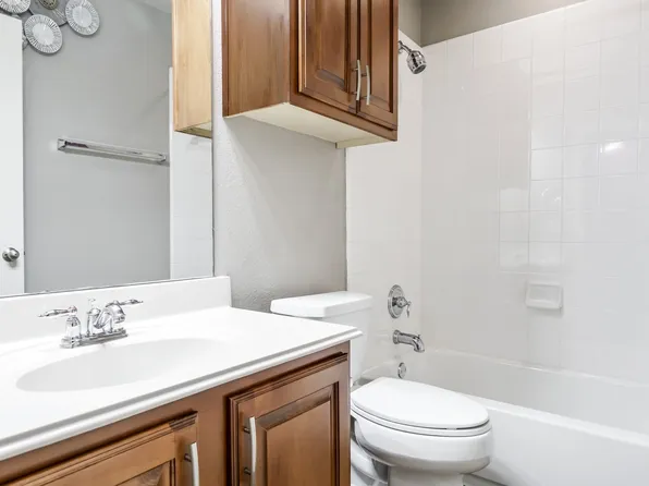 3213 Carlisle St, Bedford, TX 76021