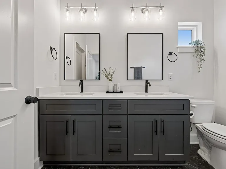 700 N Dupont Ave #310A — Photo 32