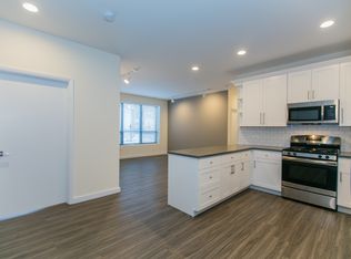 2530 N Clark St APT 202, Chicago, IL 60614