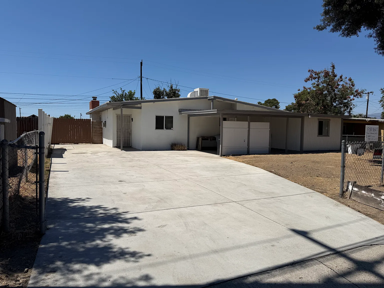 3 bed, 1254 sqft, $2,300 — Photo 1