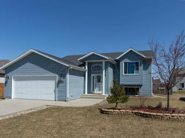 3409 8th St W, West Fargo, ND 58078