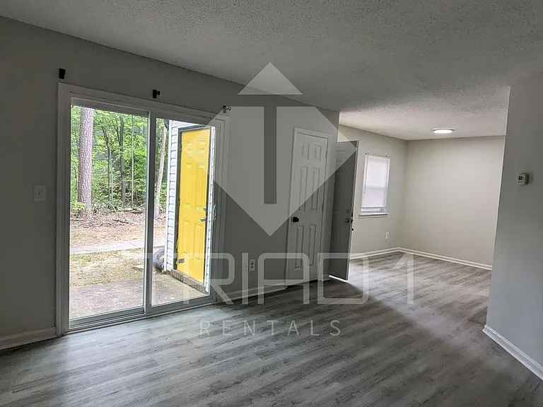 Mosby Townhouses - G — Photo 38