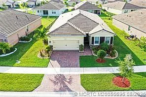 4 bed, 2.0 bath, 2034 sqft, $2,850 — Photo 2