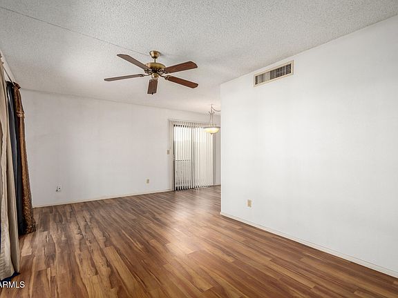 4th image of 919 E VILLA MARIA Drive