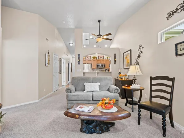 105 E Waterbury Ln, Meridian, ID 83646