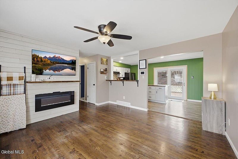 5th image of 22 Ahern Avenue