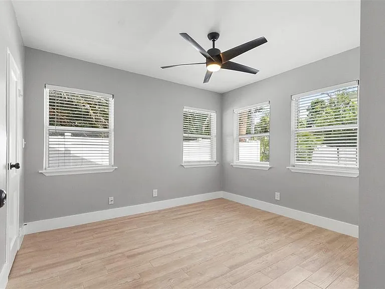 1906 W Gray St — Photo 13