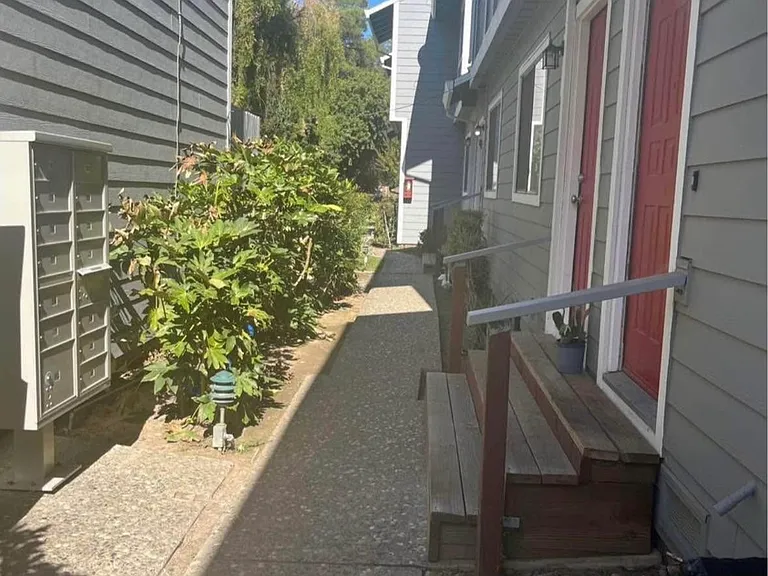 Winding Creek Townhomes — Photo 2