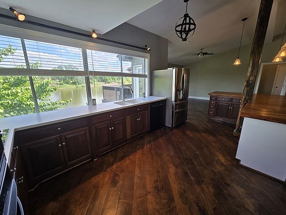 Million dollar views from your kitchen.