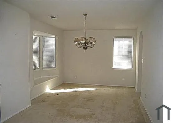1524 Chestnut Dr — Photo 4