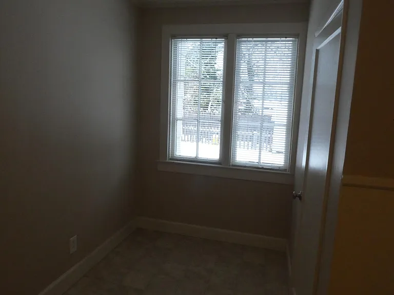 2333 SE Tacoma St — Photo 25