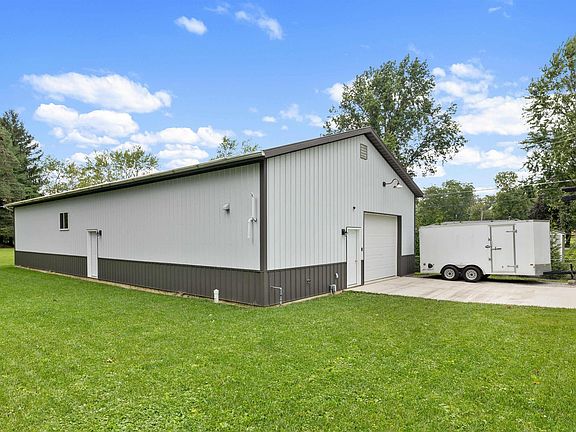 2nd image of 3845 Buesching Dr