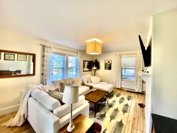 14 Oak Hill Rd, Mount Desert, ME 04660