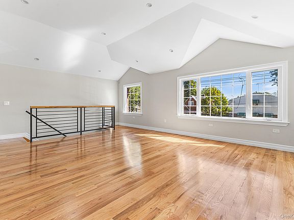 3rd image of 120-46 199th St #2
