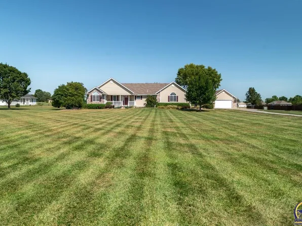 450 NW 50th St, Topeka, KS 66617