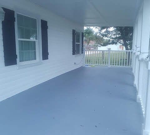 Spacious front patio