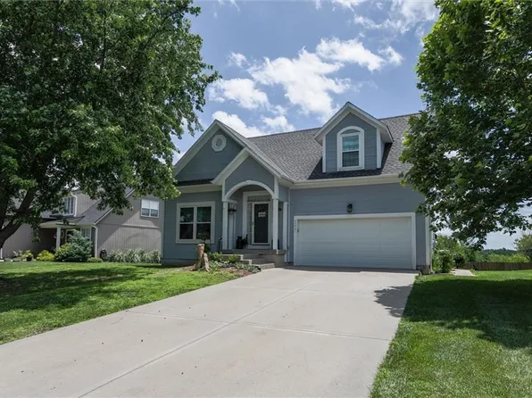 20461 W 201st St, Spring Hill, KS 66083