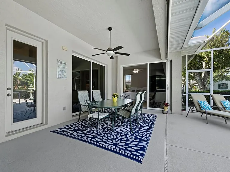 Butlers Crest Dr — Photo 12