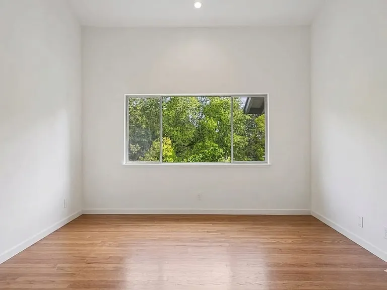 25845 Springhill Dr — Photo 20