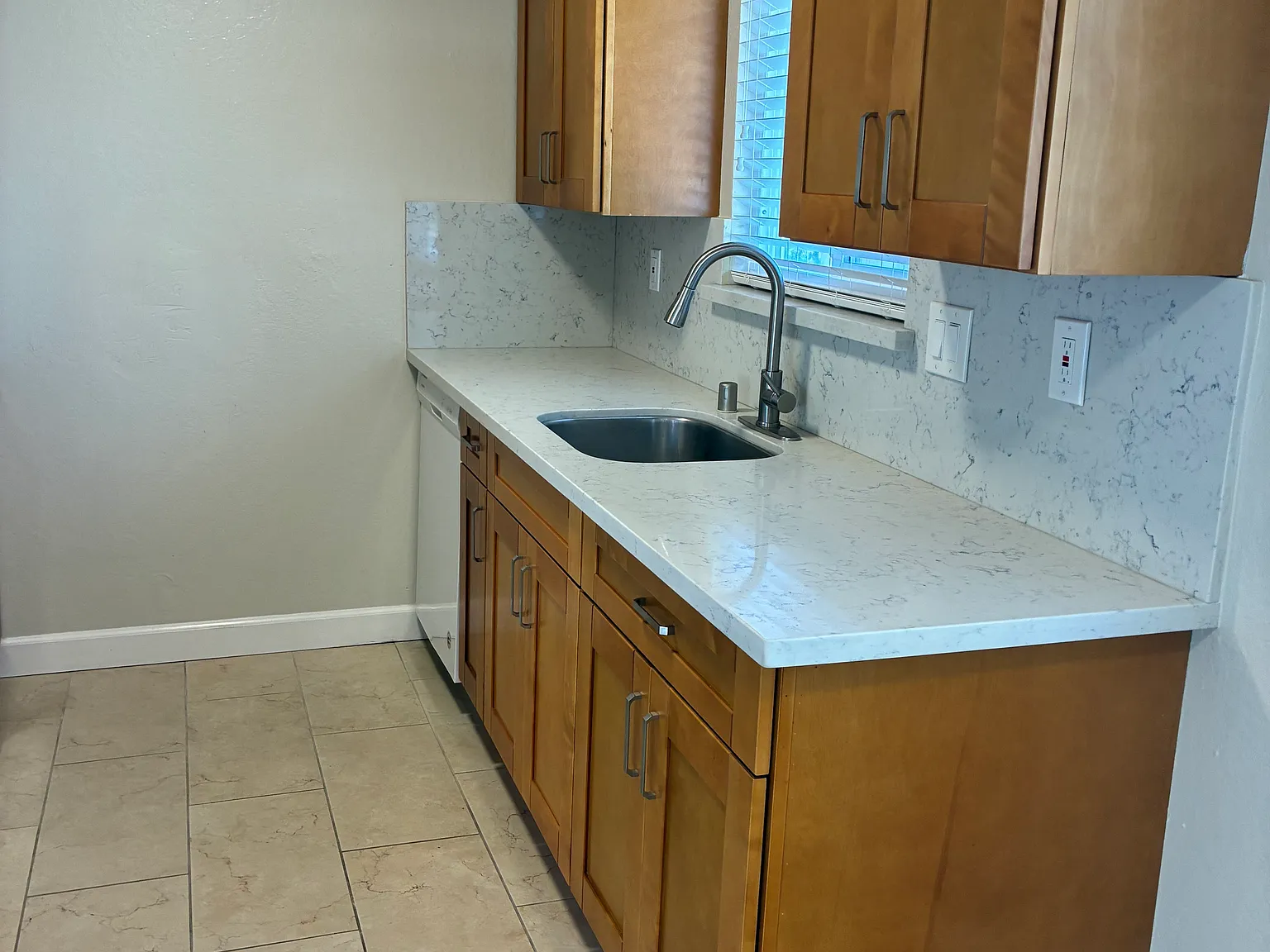 2 bed, 800 sqft, $2,950 — Photo 3