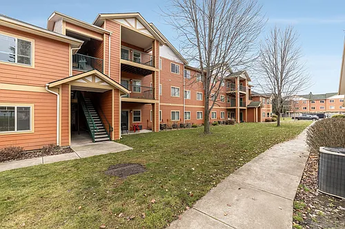 6735 N Spurwing Loop #305 Photo 1