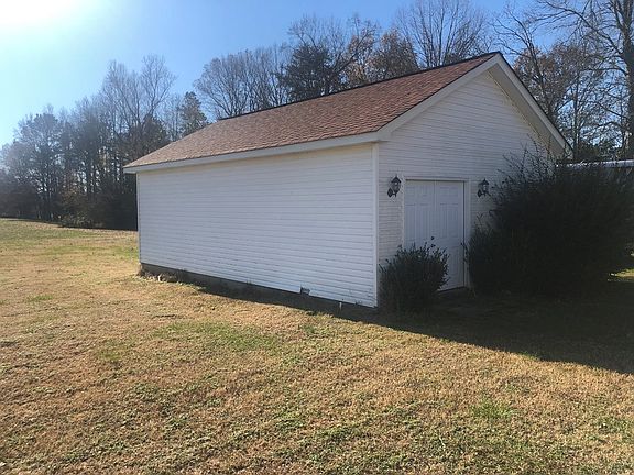 3rd image of 789 Heritage Cir
