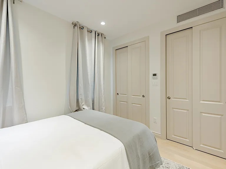 405 E 78th St #4B — Photo 33
