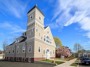 143 Burrill St #203, Swampscott, MA 01907