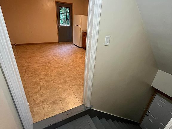 2nd image of 709 Baldwin St #3