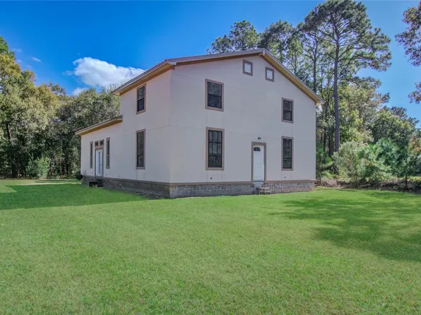 536 Indian Trails Dr, Wallisville, TX 77597