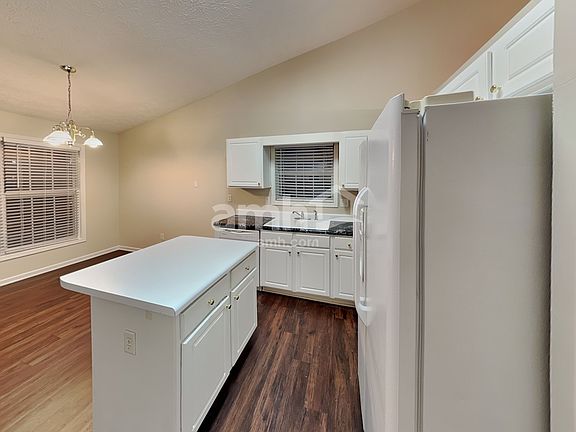 4th image of 3369 Woodtree Ln
