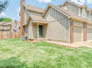 10738 W 116th Ter, Overland Park, KS 66210