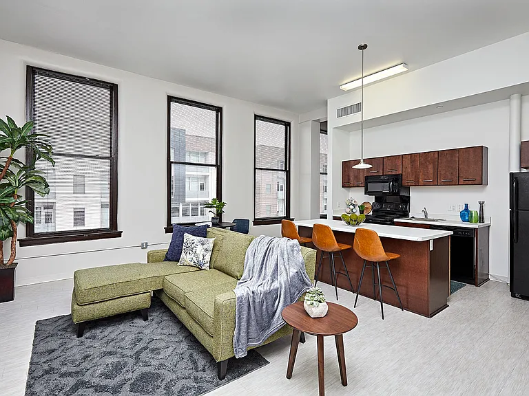 Randolph Apartments — Photo 6