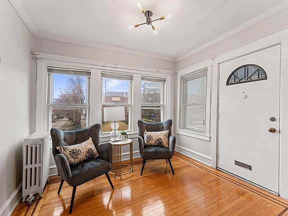 2nd image of 471 Pleasant St