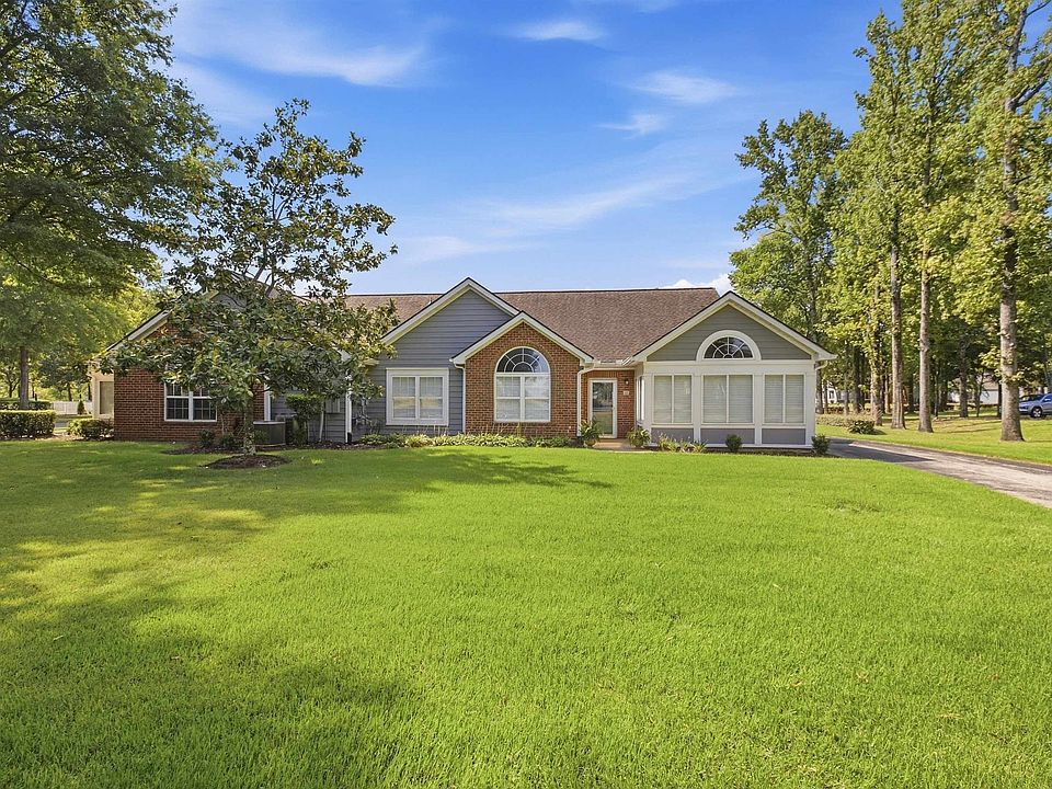 1st image of 261 Oak Club Ln #9