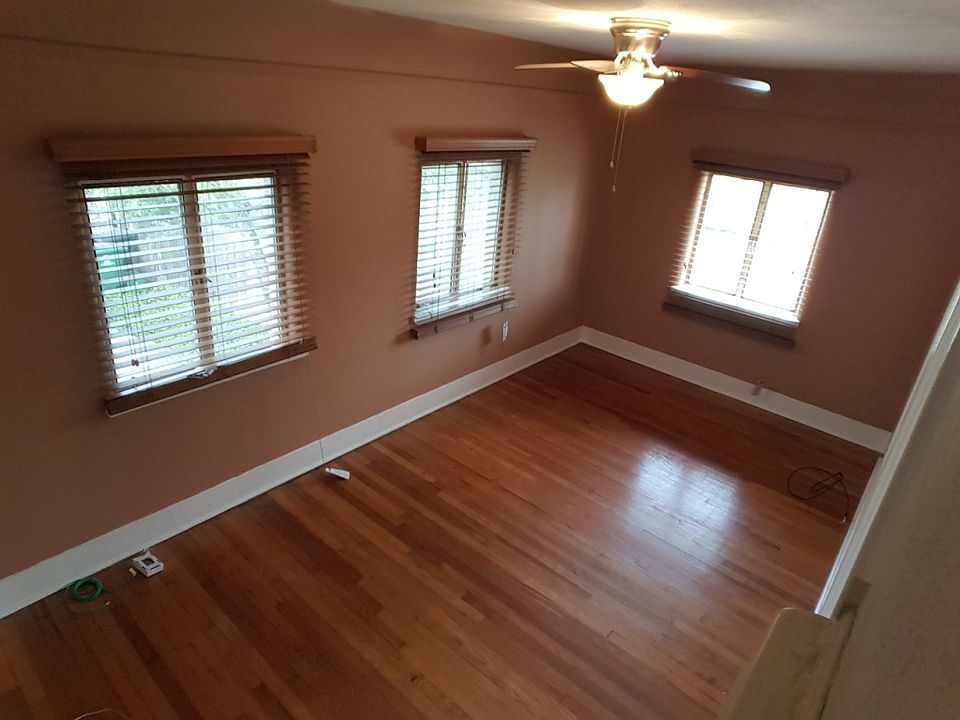 Living Area/Front Room
