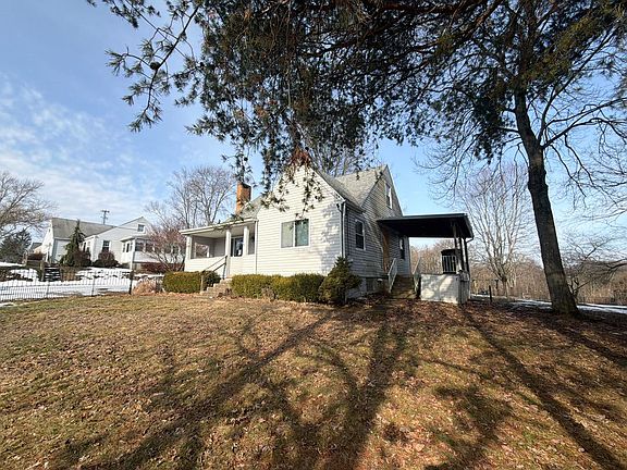 3rd image of 222 W Shaffer Rd