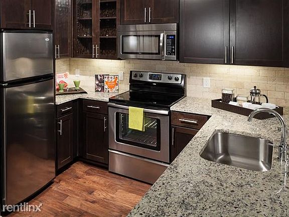 maple-apartment-interior-kitchen-2