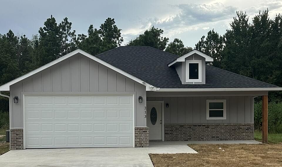 1st image of 213 Hemlock Rd