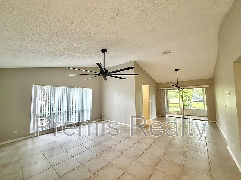 2 bed, 2.0 bath, 1268 sqft, $2,095 — Photo 4
