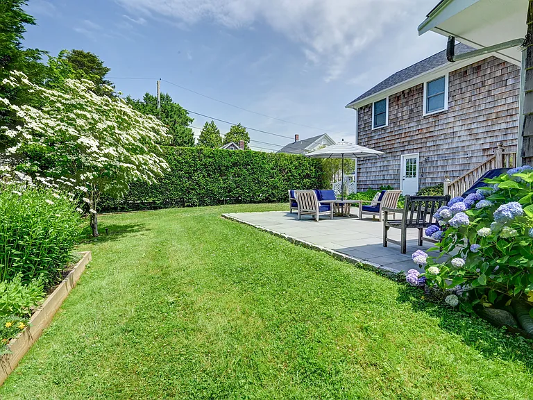 197 Coggeshall Ave — Photo 9