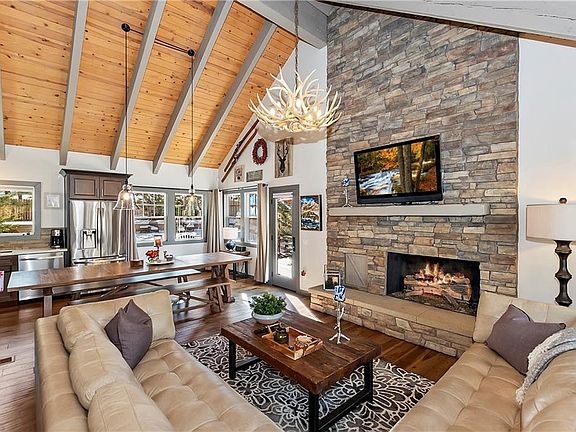 2nd image of 39895 Lakeview Dr