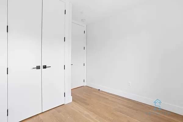 Rented by Skyhigh Realty NYC LLC | media 32