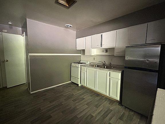 5th image of 128 Clinton Springs Ave #1