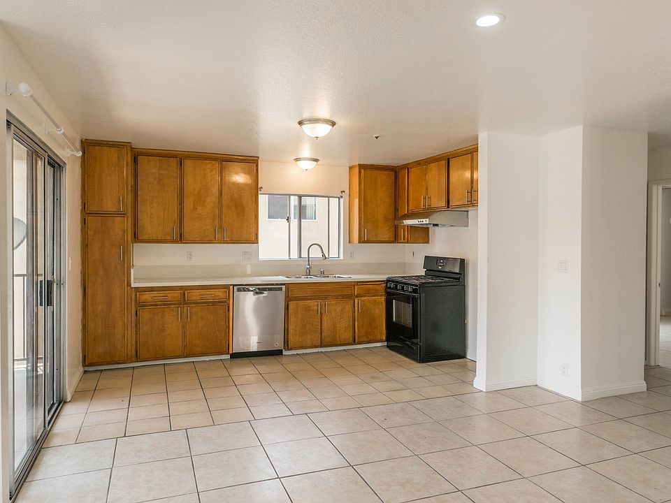 1st image of 13219 Doty Ave APT 8