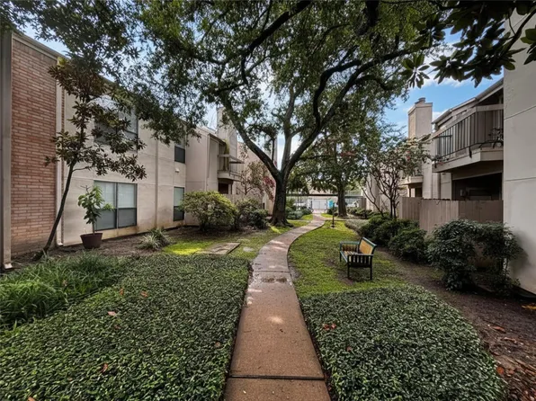 7900 N Stadium Dr APT 15, Houston, TX 77030
