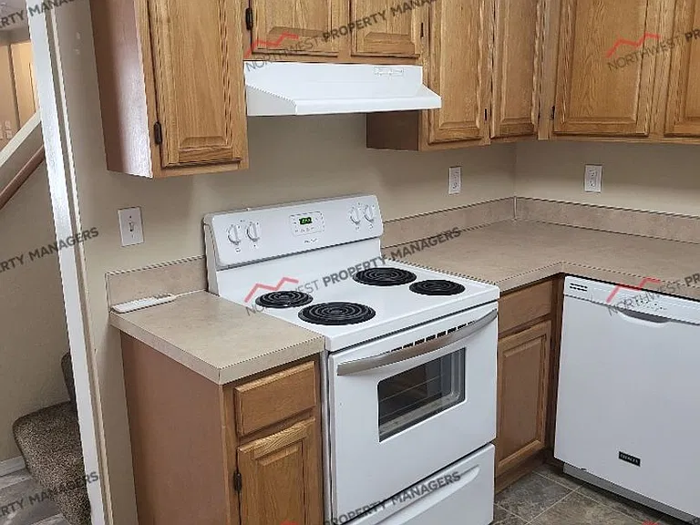 848 NW Maryland Ave — Photo 5